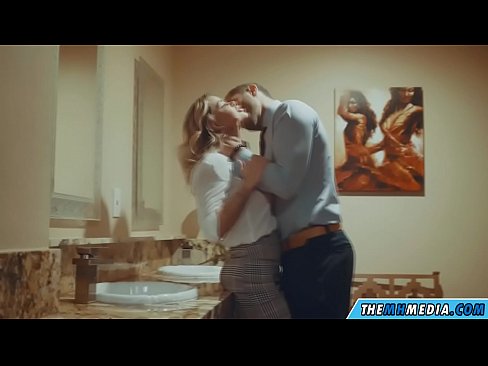 ❤️ När en bystig blondin förför dig på en offentlig toalett ❤❌ Sexvideo at porn sv.amourpassionfever.ru ❌️
